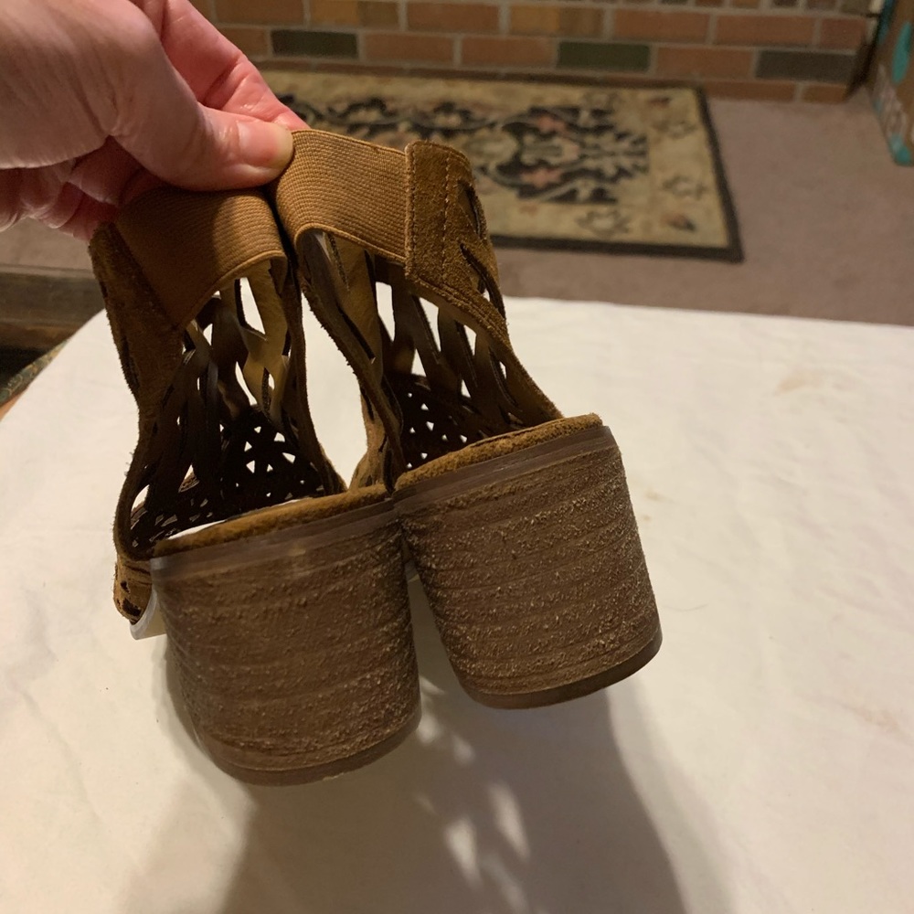 Sz 8.5 Steve Madden Estée Suede Sandals - Picture 10 of 12